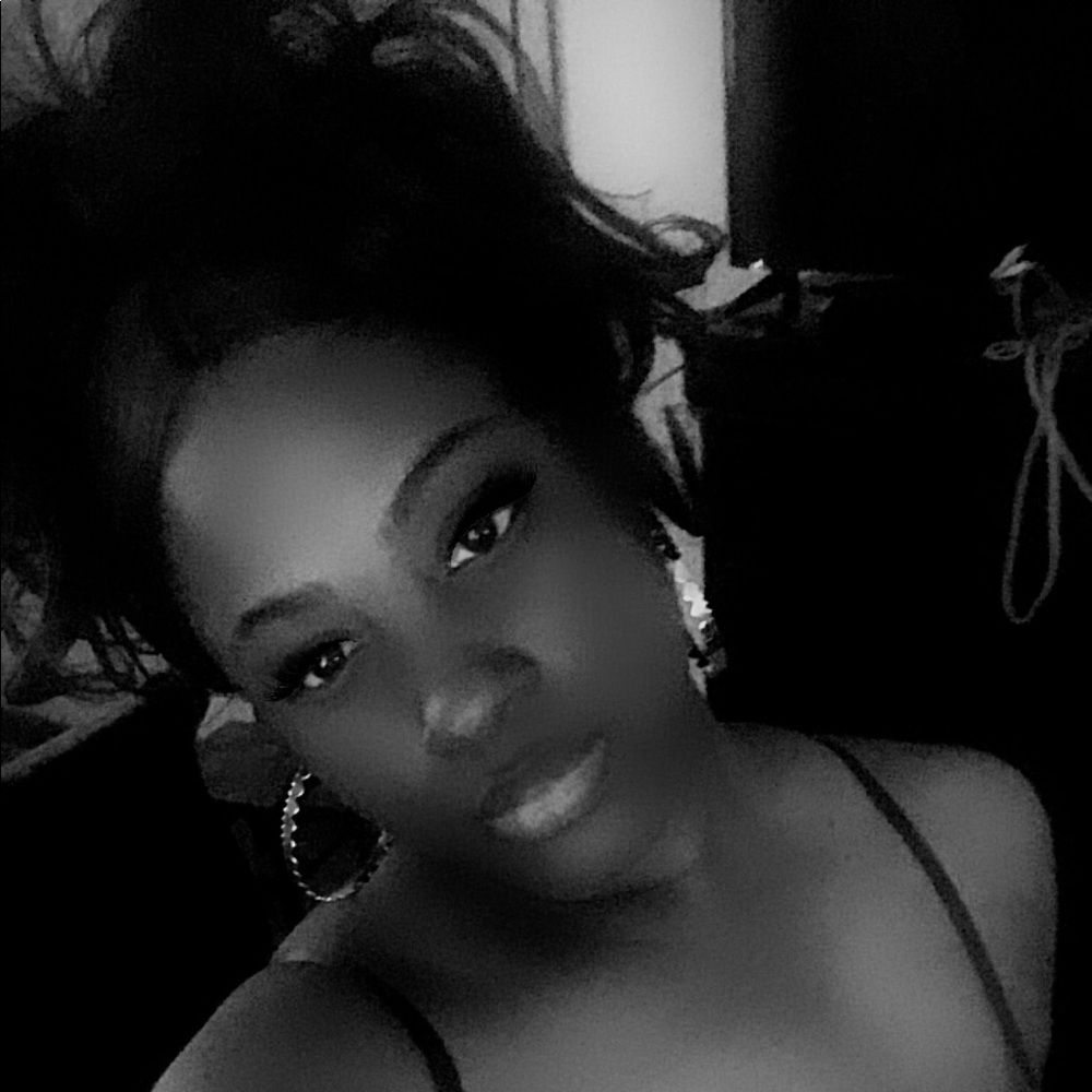 Meet your Posher, Kayla